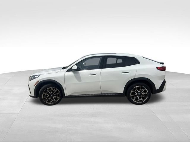 Used 2026 BMW X2 xDrive28i AWD/4WD image 3