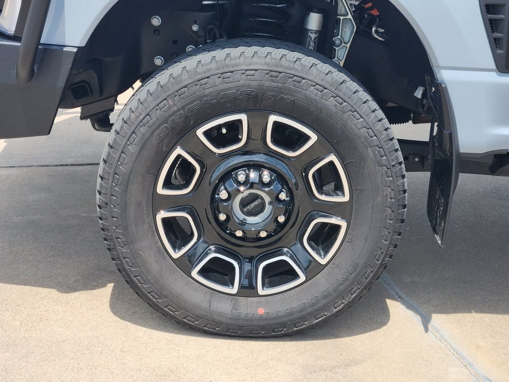 Certified 2026 Ford F250 Platinum AWD/4WD image 10