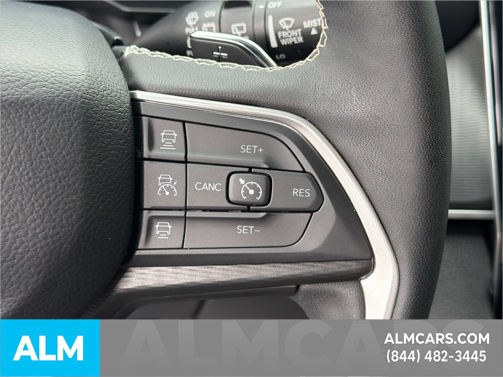 Used 2025 Jeep Grand Cherokee Altitude AWD/4WD image 30