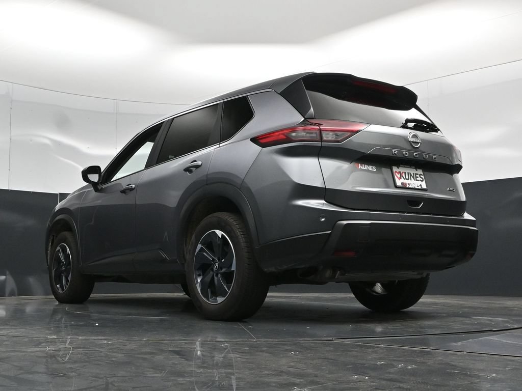 Used 2025 Nissan Rogue SV AWD/4WD image 58