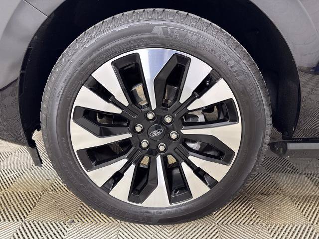 Certified 2026 Ford Expedition Platinum w/ Driver's Package AWD/4WD image 9