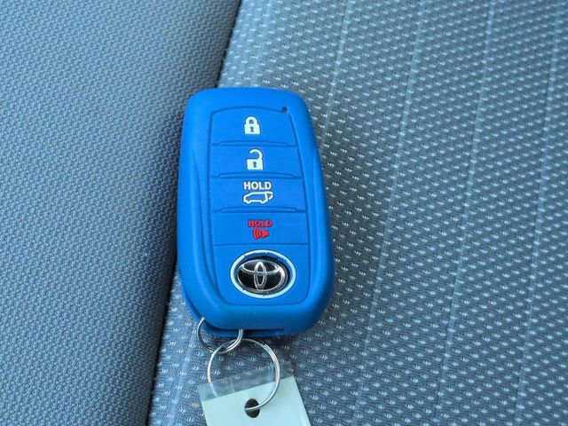 Used 2023 Toyota Corolla SE w/ SE Premium Package image 26