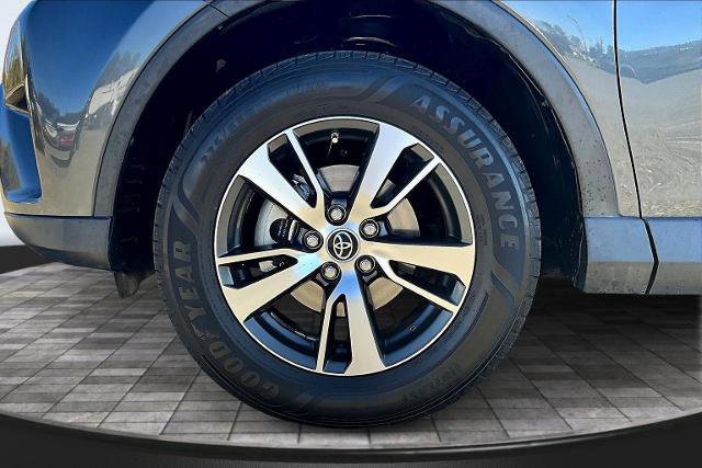 Used 2018 Toyota RAV4 XLE image 17