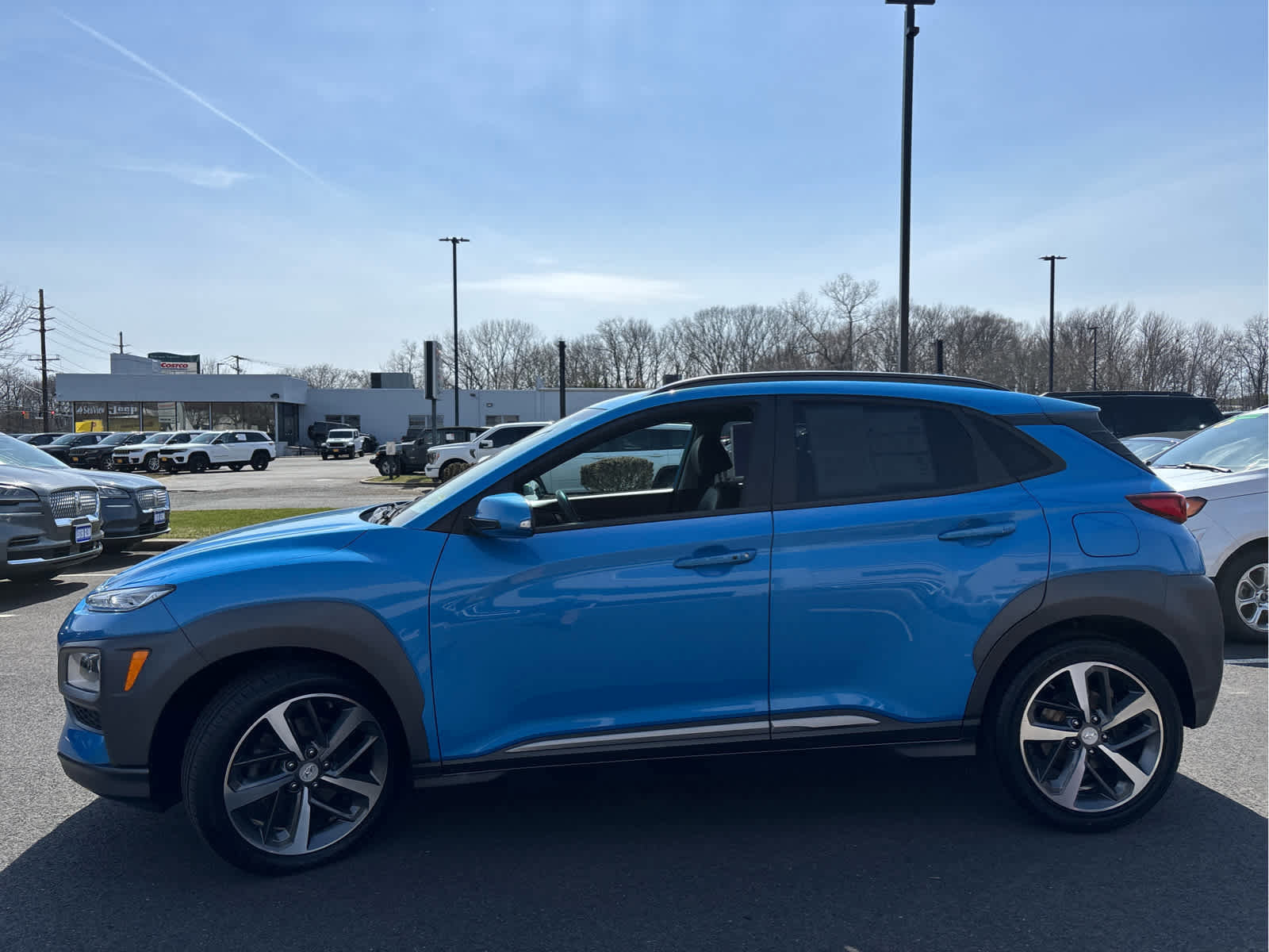 Used 2021 Hyundai Kona Ultimate w/ Cargo Package AWD/4WD image 2