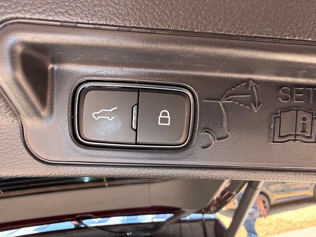 Certified 2022 Ford Explorer XLT RWD image 35