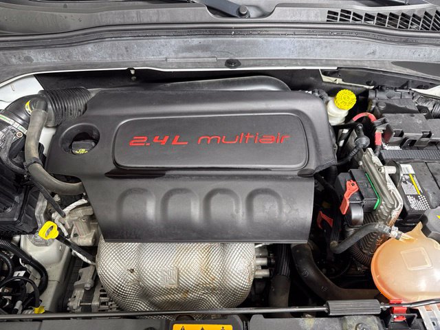 Used 2018 Jeep Renegade Latitude FWD image 9