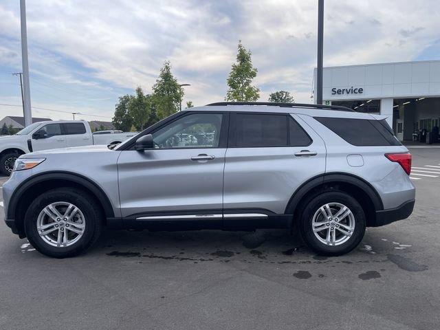 Certified 2023 Ford Explorer XLT w/ Equipment Group 202A AWD/4WD image 2