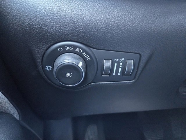 Used 2024 Jeep Compass Latitude image 14