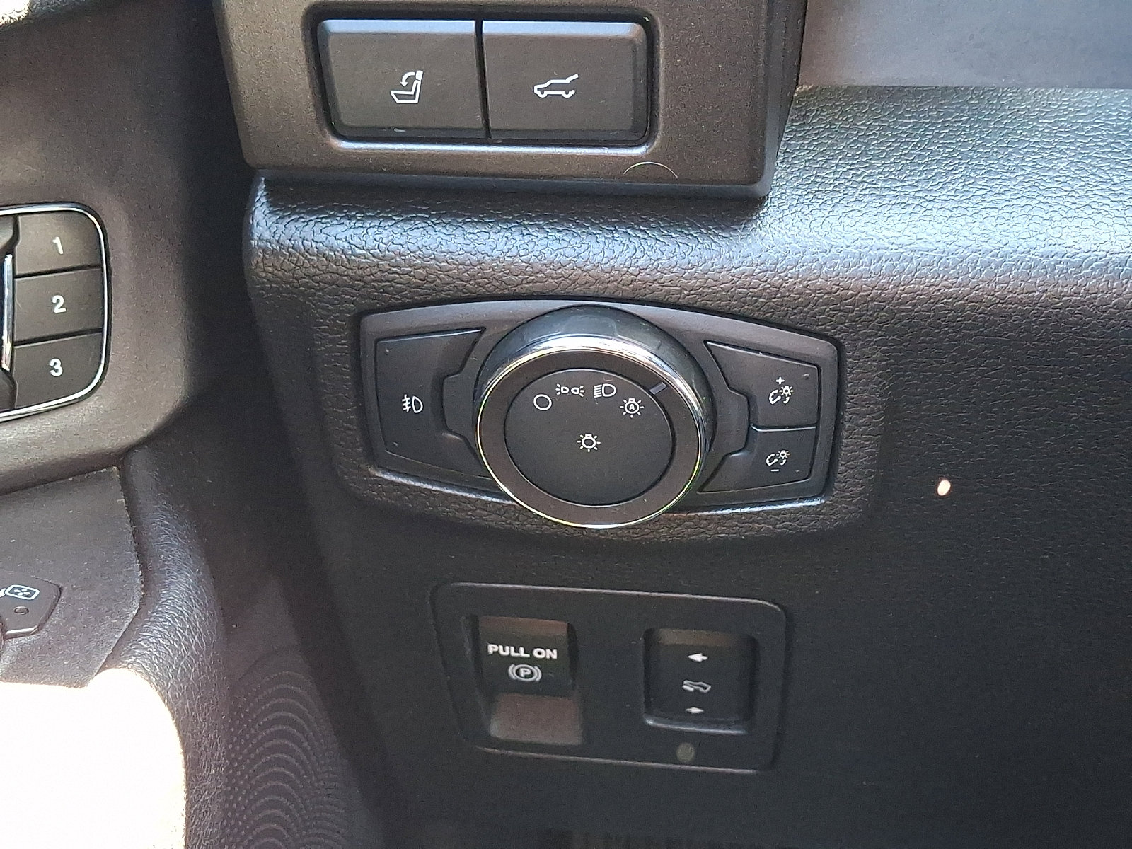 Certified 2019 Ford Expedition Limited w/ Equipment Group 301A AWD/4WD image 31