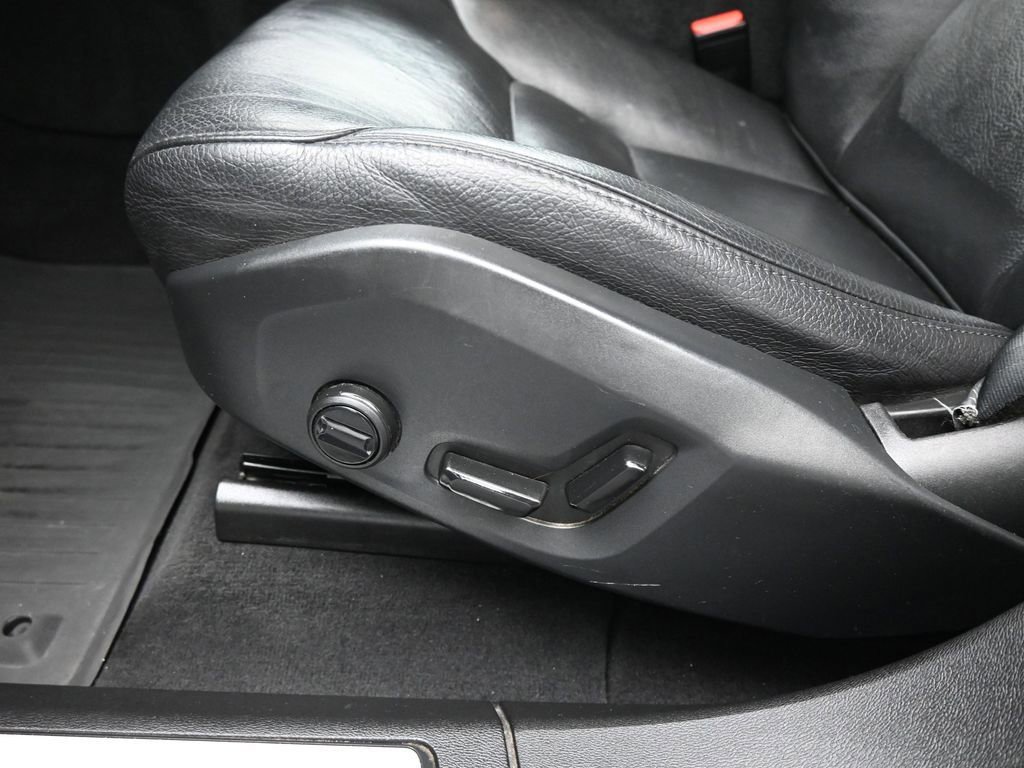 Used 2020 Volvo XC60 T5 Momentum w/ Protection Package Premier image 38