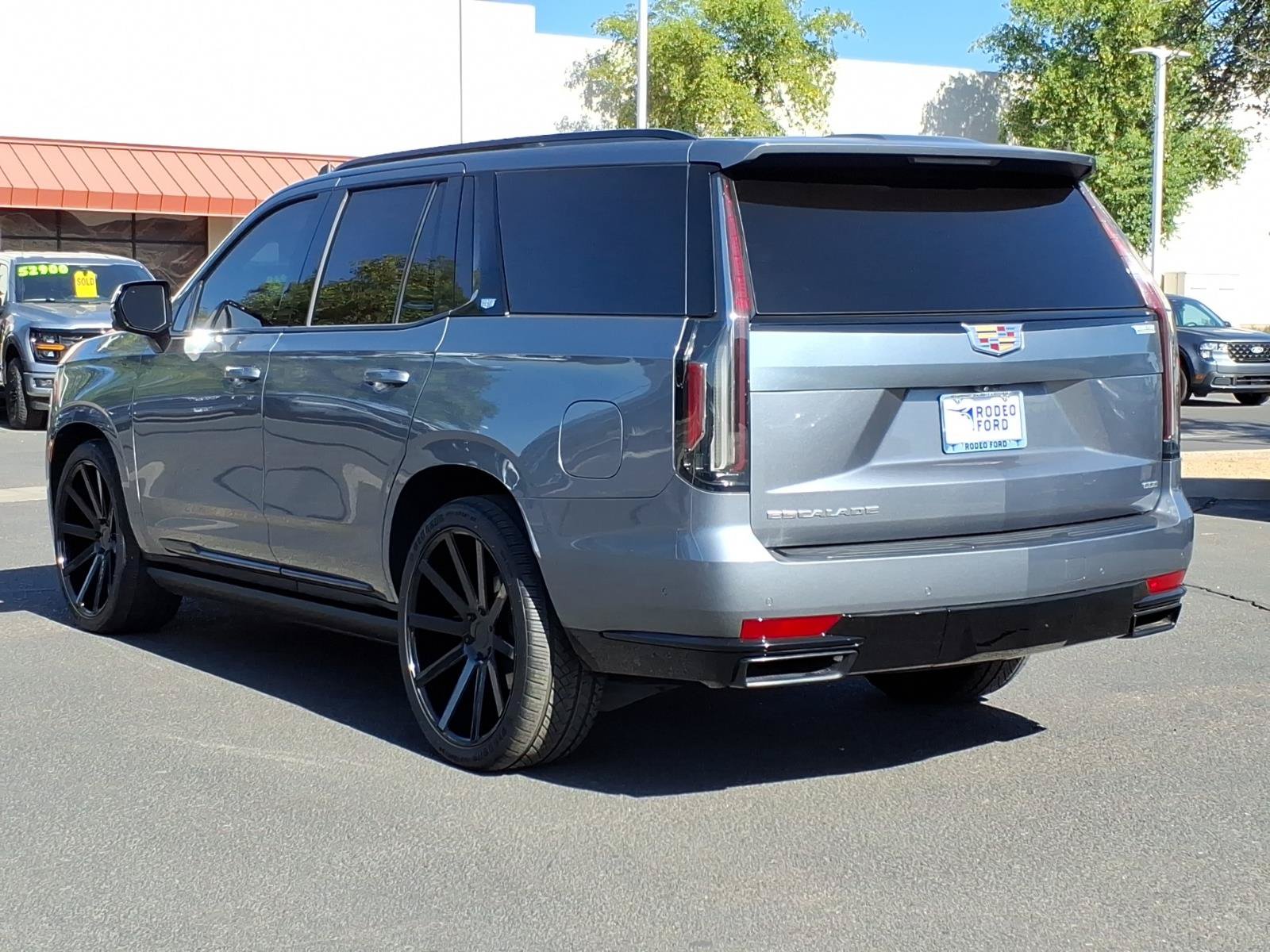 Used 2021 Cadillac Escalade Sport w/ Driver Assist Tech Package AWD/4WD image 3