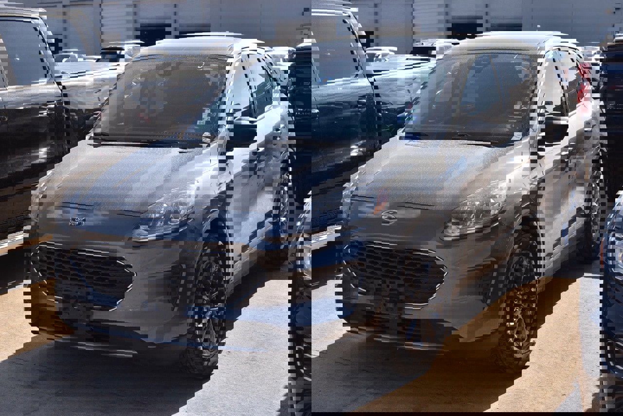 Certified 2022 Ford Escape SE image 2