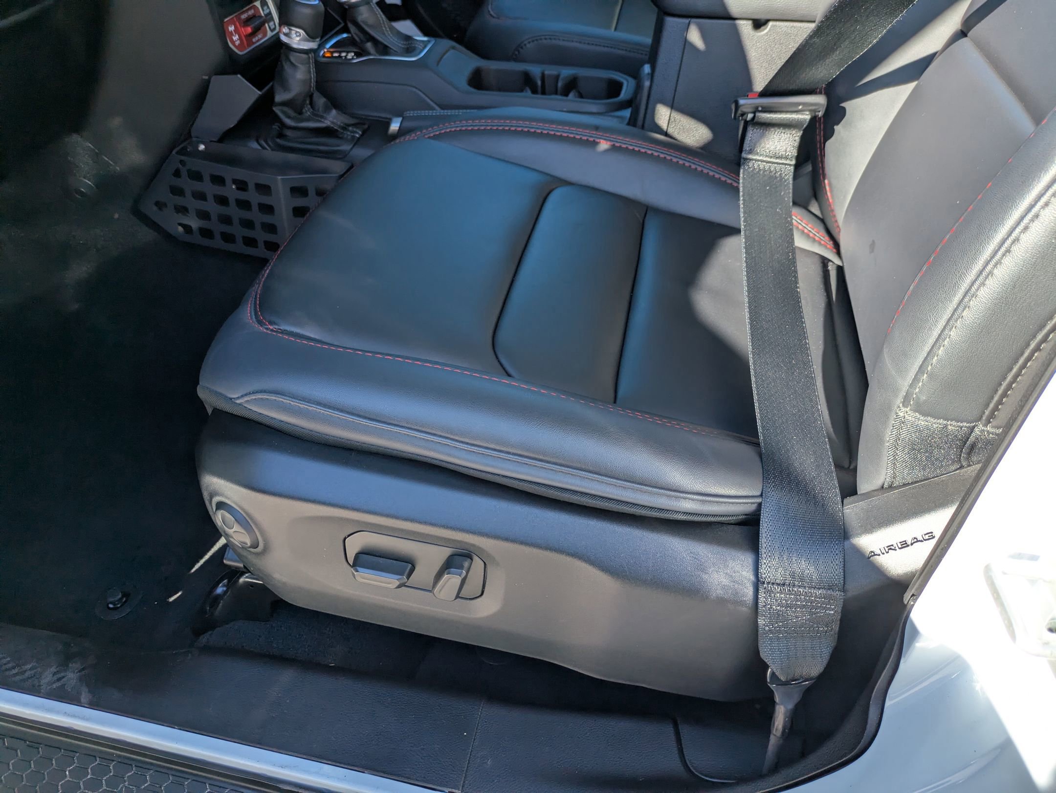 Used 2024 Jeep Wrangler Unlimited Rubicon w/ Capability Package image 14