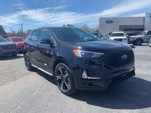 Certified 2022 Ford Edge ST image 2