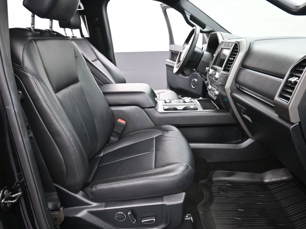 Certified 2019 Ford Expedition XLT w/ Equipment Group 202A image 27