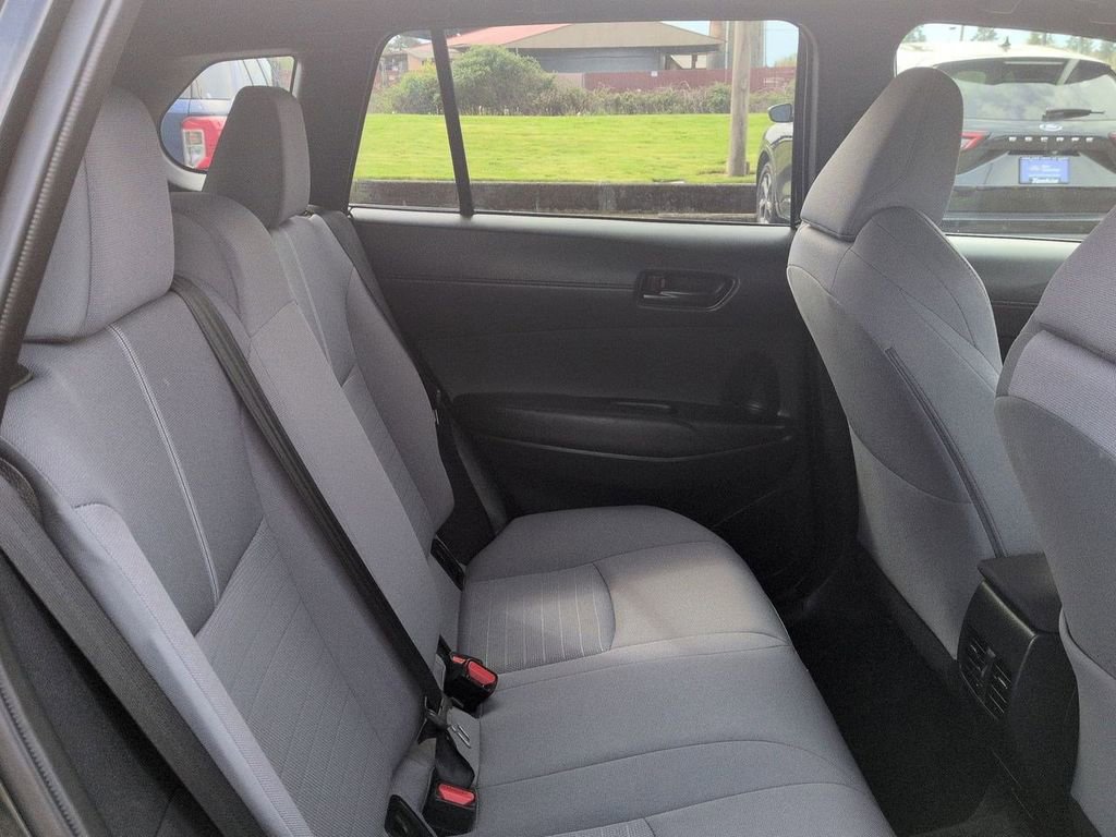 Used 2025 Toyota Corolla Cross AWD Hybrid w/ Moonroof Package image 28