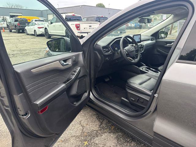 Certified 2022 Ford Escape SEL w/ Technology Package FWD image 6