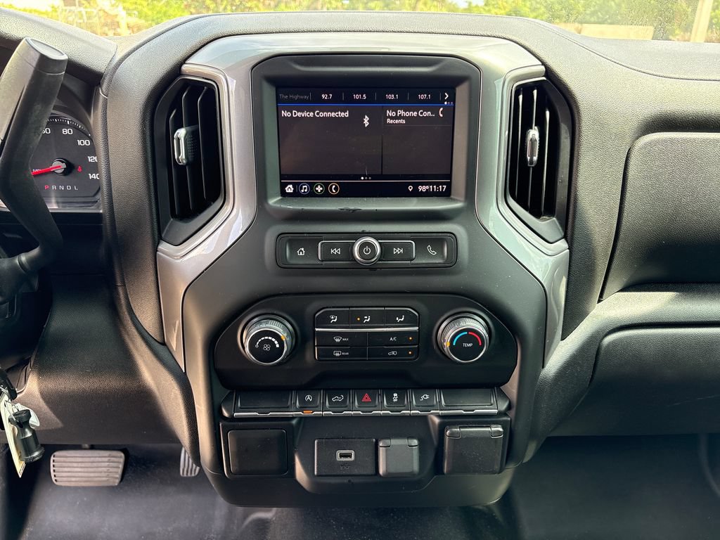 Used 2020 Chevrolet Silverado 1500 Custom w/ Custom Value Package AWD/4WD image 26