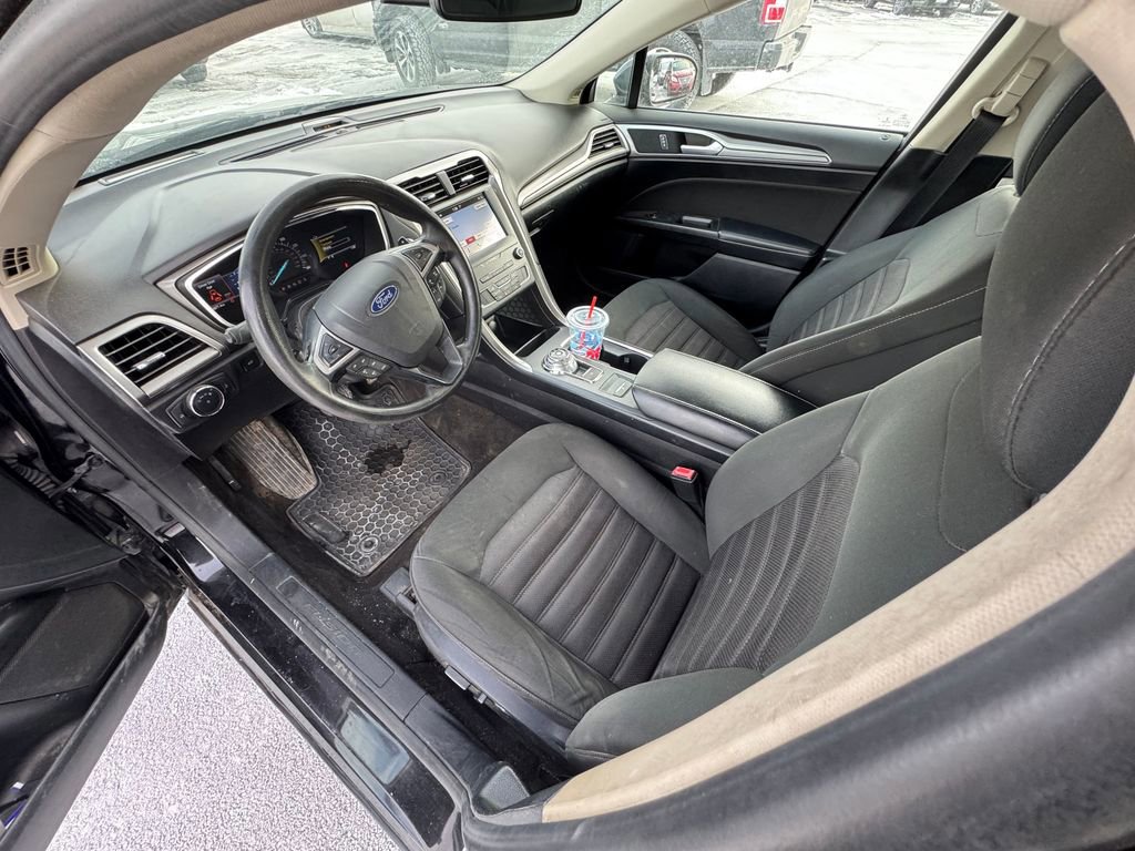 Certified 2019 Ford Fusion SE image 4