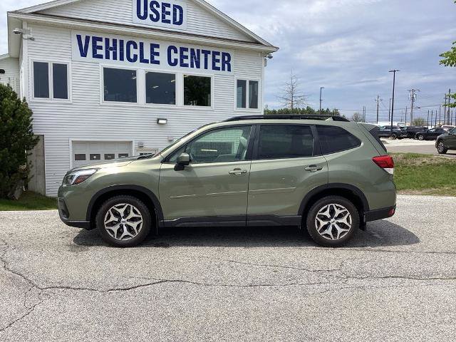 Used 2021 Subaru Forester Premium AWD/4WD image 3