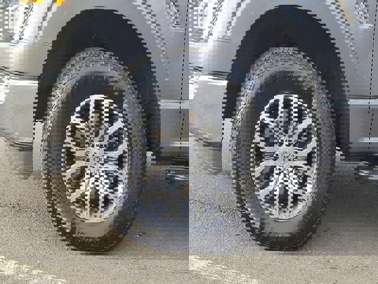 Certified 2022 Ford F150 Lariat w/ FX4 Off-Road Package image 29