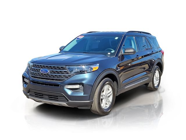 Certified 2023 Ford Explorer XLT w/ Equipment Group 202A AWD/4WD image 3