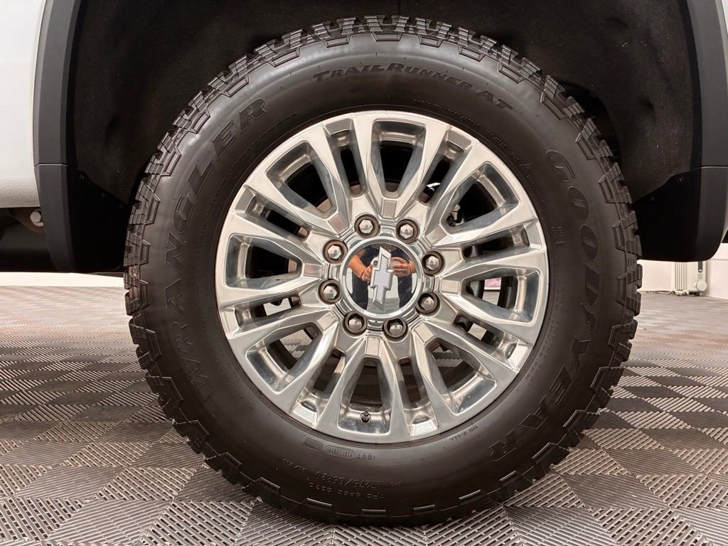 Used 2021 Chevrolet Silverado 3500 High Country image 37