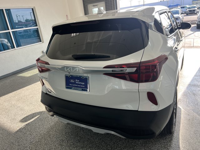 Used 2023 Kia Seltos LX AWD/4WD image 6