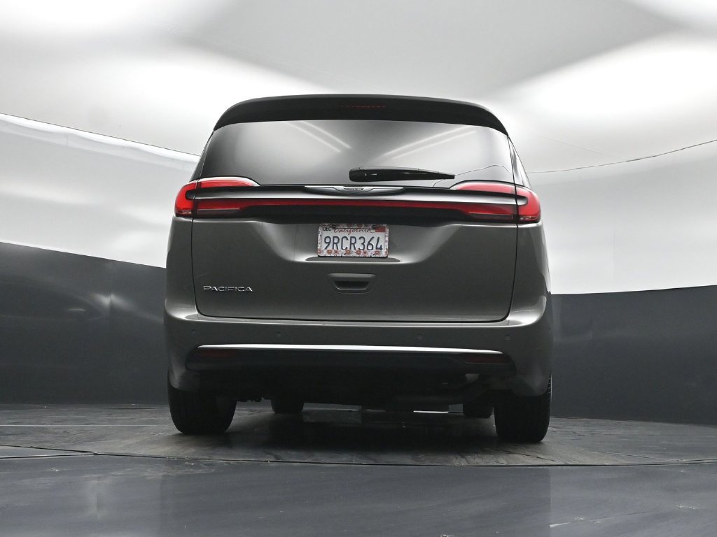 Used 2024 Chrysler Pacifica Pinnacle FWD image 41