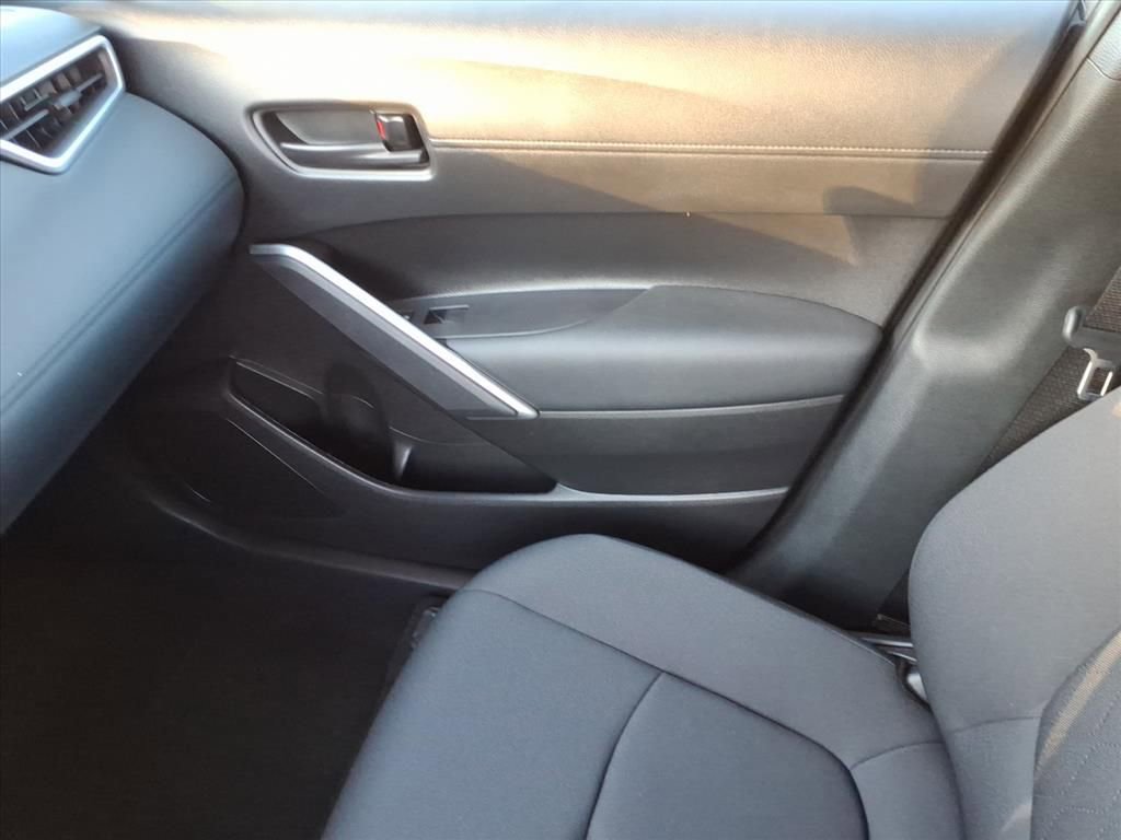 Used 2024 Toyota Corolla Cross LE w/ Moonroof Package image 24