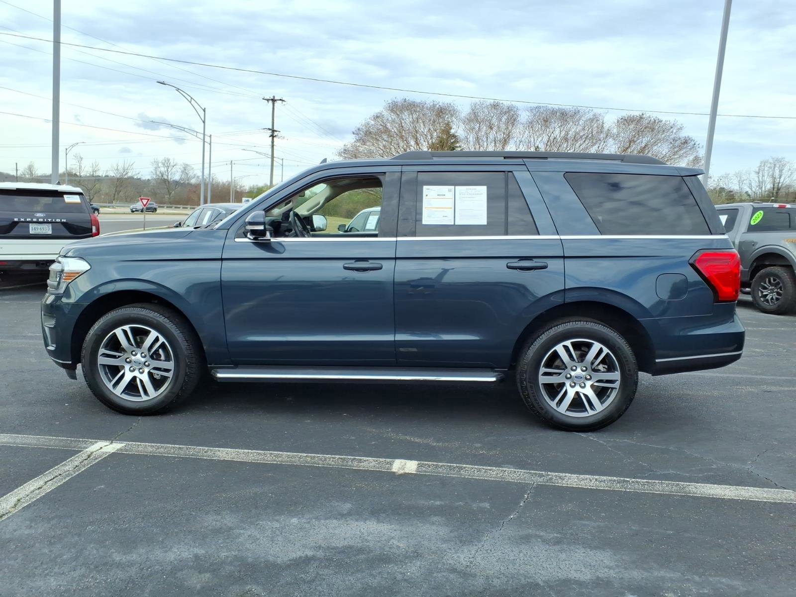 Certified 2022 Ford Expedition XLT image 2