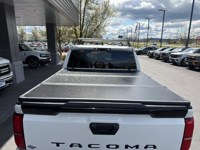 Used 2025 Toyota Tacoma TRD Off-Road image 4