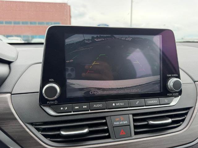 Used 2024 Nissan Altima 2.5 SV FWD image 21