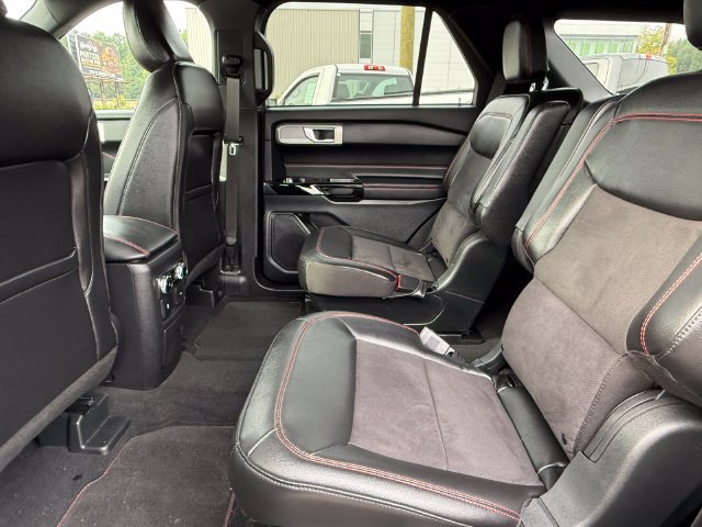 Certified 2024 Ford Explorer ST-Line w/ Class IV Trailer Tow Package AWD/4WD image 19