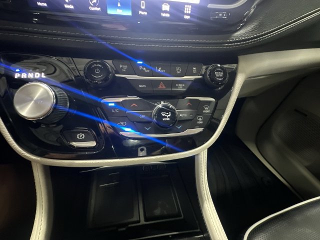 Used 2022 Chrysler Pacifica Limited AWD/4WD image 21