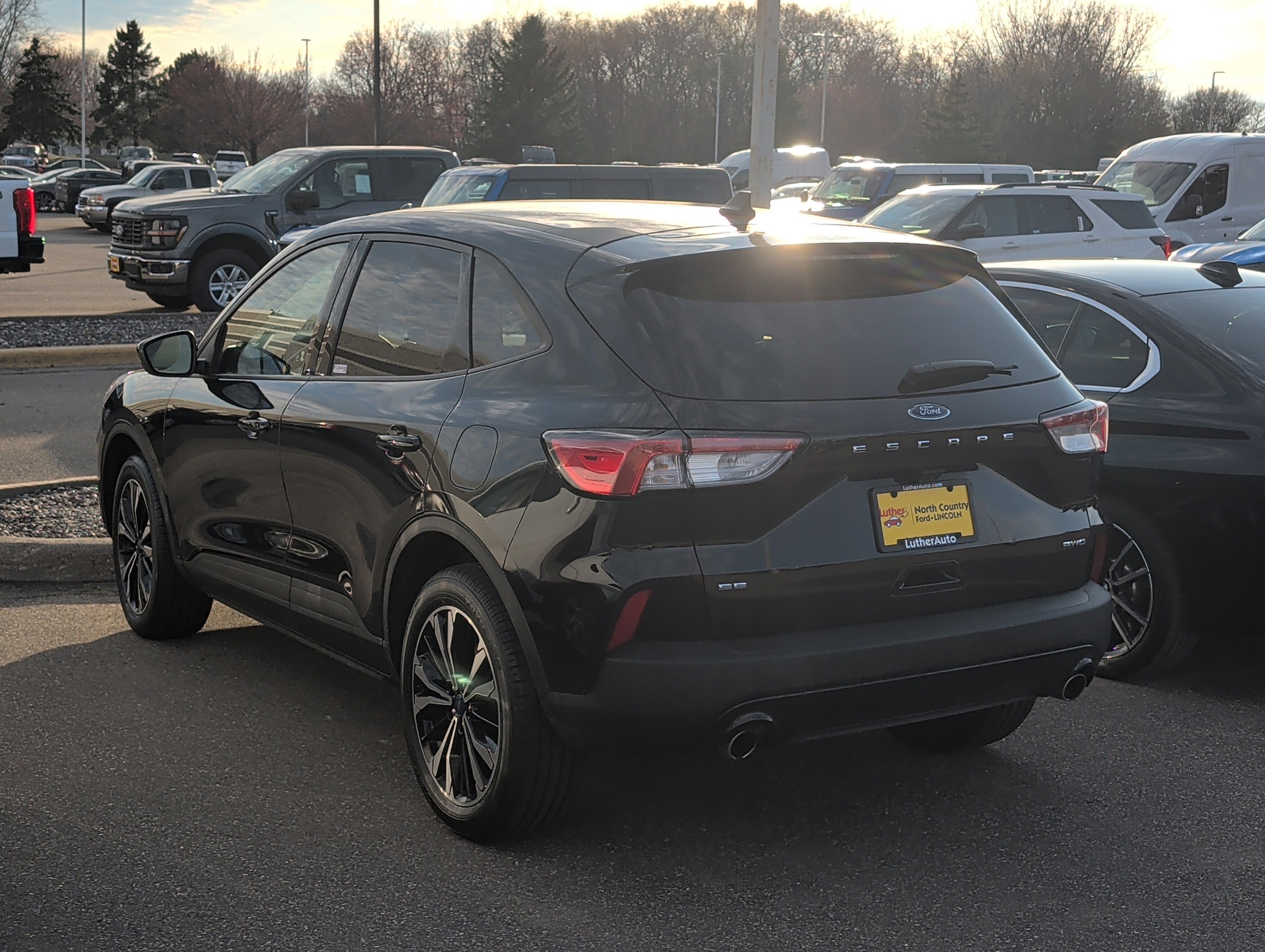 Certified 2022 Ford Escape SE w/ SE Sport Appearance Package image 2