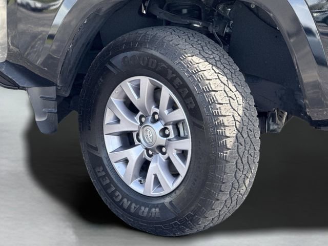 Used 2018 Toyota Tacoma SR5 RWD image 45