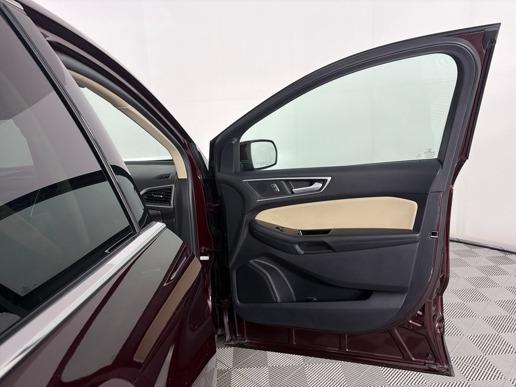 Certified 2020 Ford Edge SEL w/ Cold Weather Package AWD/4WD image 30
