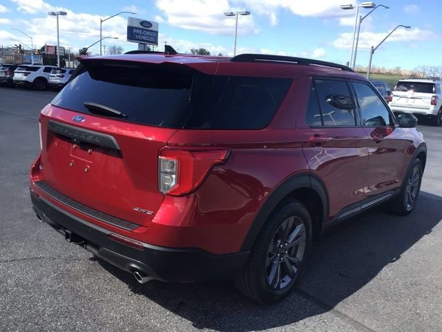 Certified 2022 Ford Explorer XLT w/ Equipment Group 202A AWD/4WD image 4