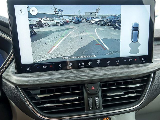 Certified 2025 Ford Escape Platinum w/ Class II Trailer Tow Package AWD/4WD image 21