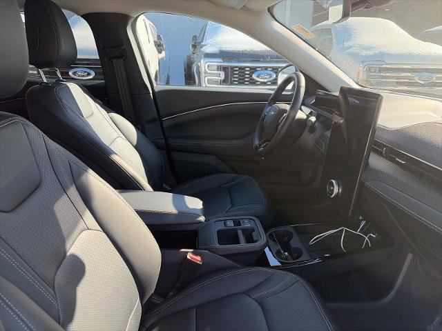 Certified 2025 Ford Mustang Mach-E Premium image 33