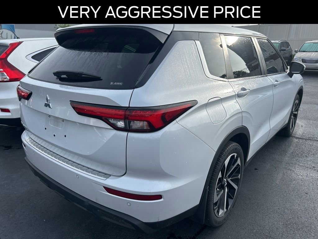 Used 2022 Mitsubishi Outlander ES AWD/4WD image 15