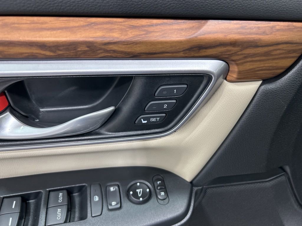 Used 2018 Honda CR-V Touring image 16