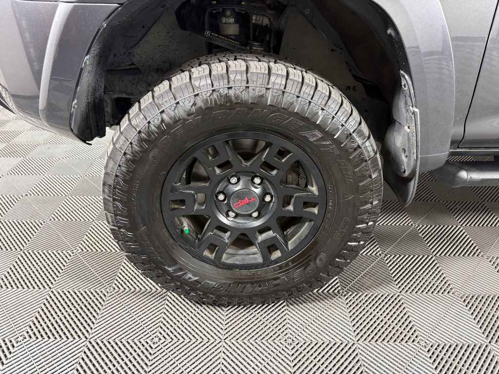 Used 2021 Toyota 4Runner Venture AWD/4WD image 11