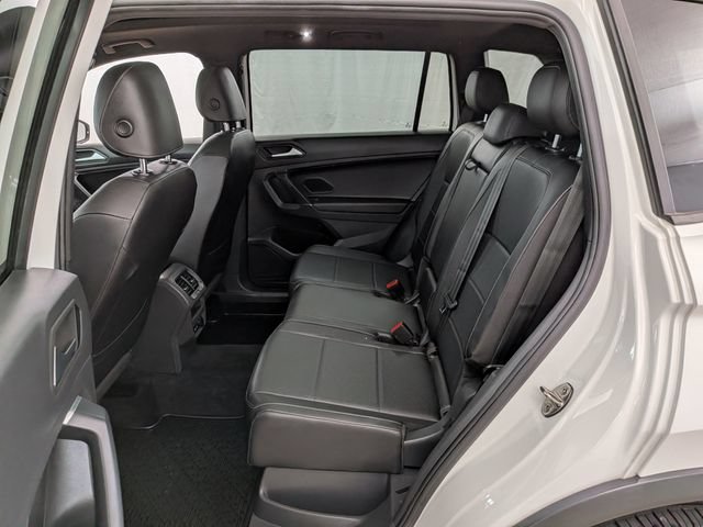 Used 2020 Volkswagen Tiguan SE R-Line AWD/4WD image 18