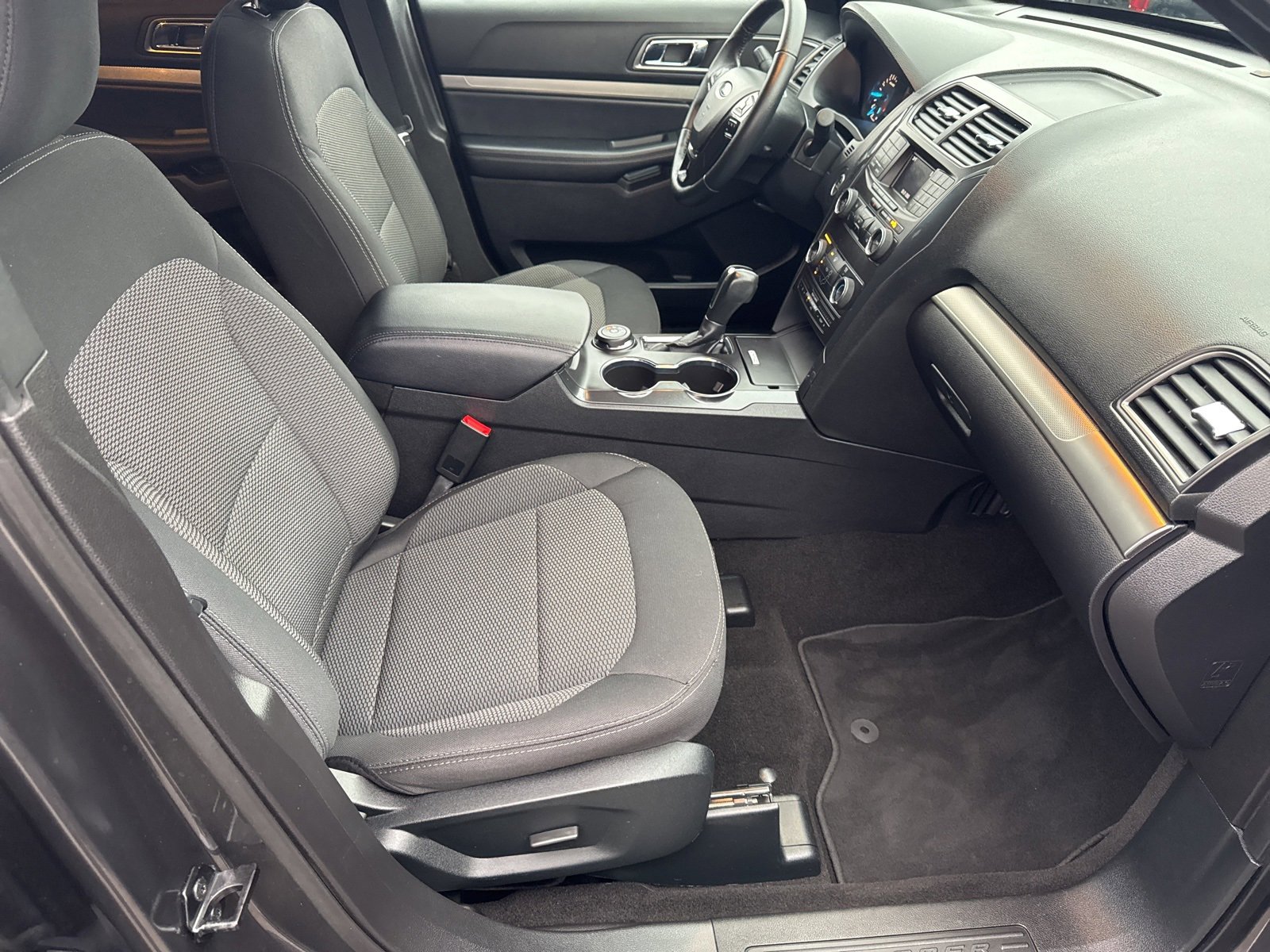 Certified 2019 Ford Explorer XLT image 37