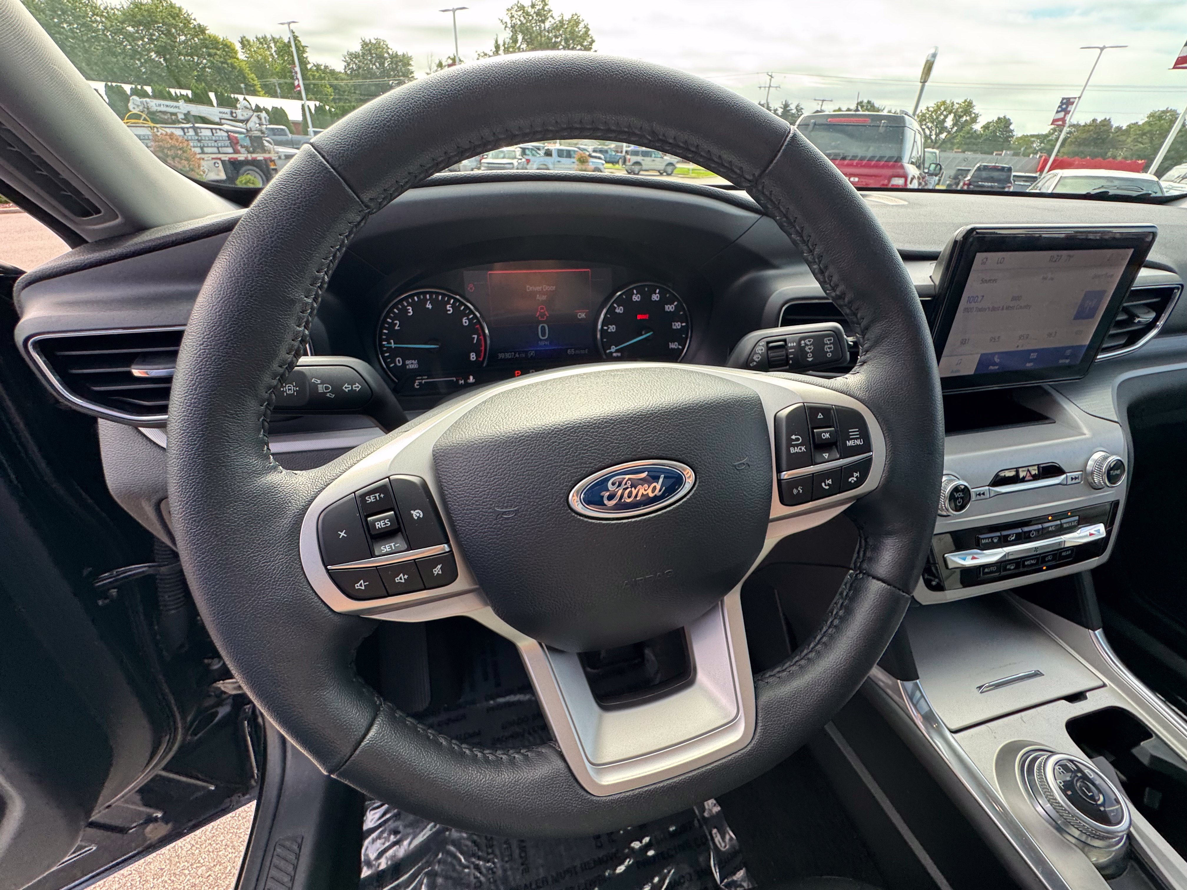 Certified 2024 Ford Explorer XLT w/ Equipment Group 202A AWD/4WD image 28