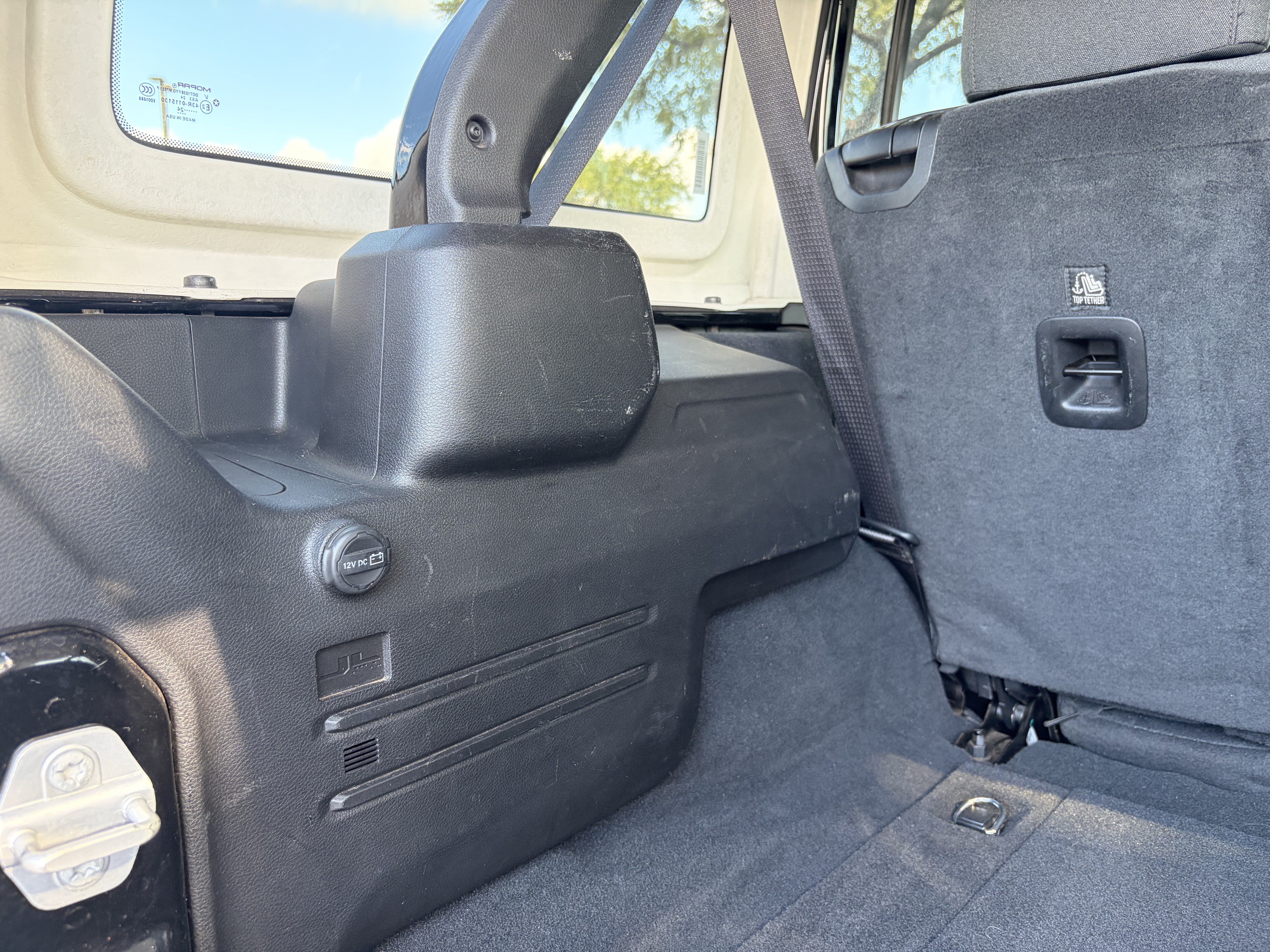 Used 2024 Jeep Wrangler Unlimited Sahara AWD/4WD image 8