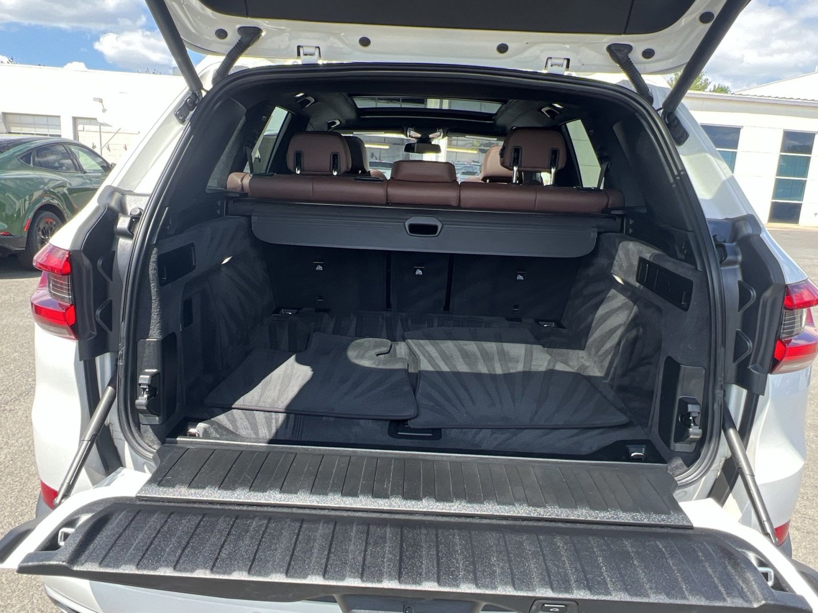 Used 2023 BMW X5 xDrive40i w/ Parking Assistance Package AWD/4WD image 34