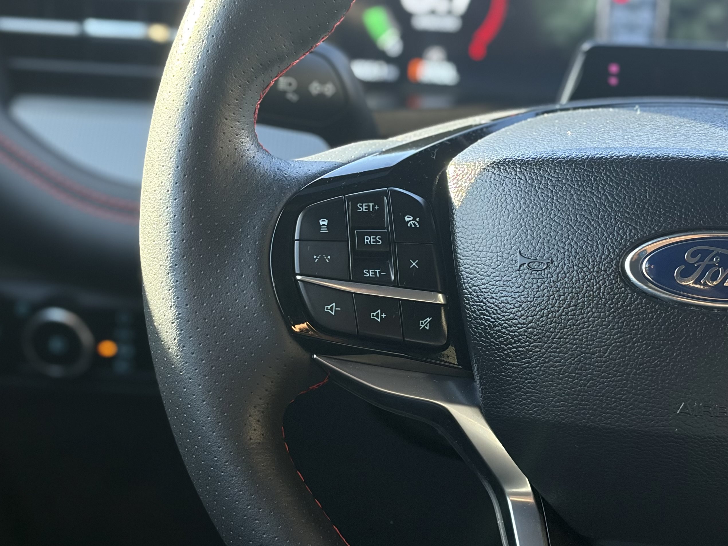 Certified 2025 Ford Explorer ST-Line AWD/4WD image 18